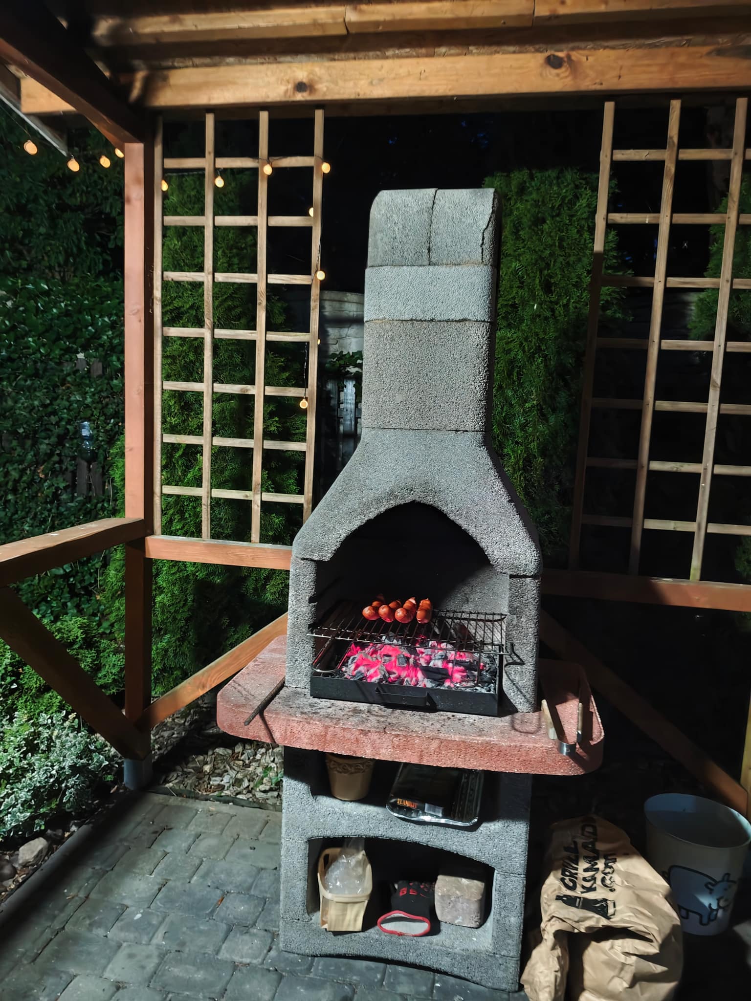 Grillplatz am Abend