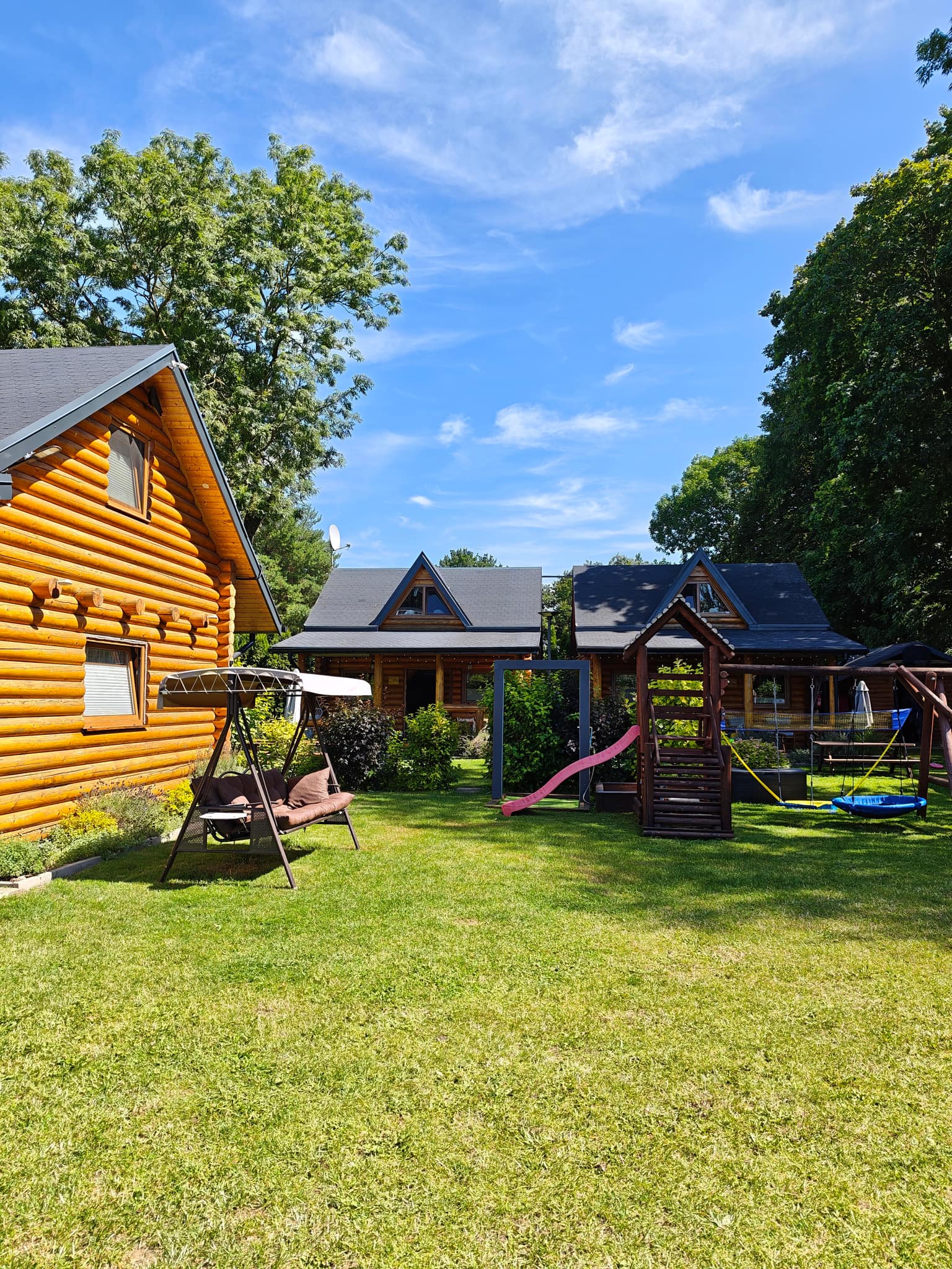 Kinderspielplatz auf dem Grundstück